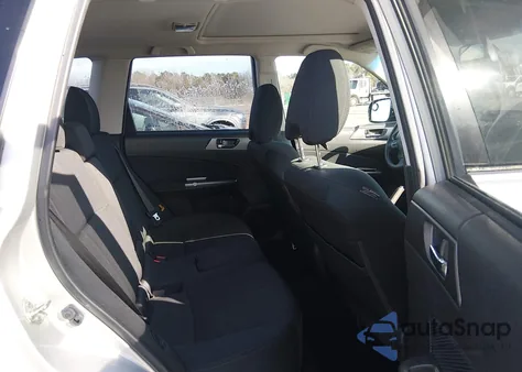 2011 Subaru Forester 2.5X Premium из США, поврежденный, VIN JF2SHBDCXBH702849